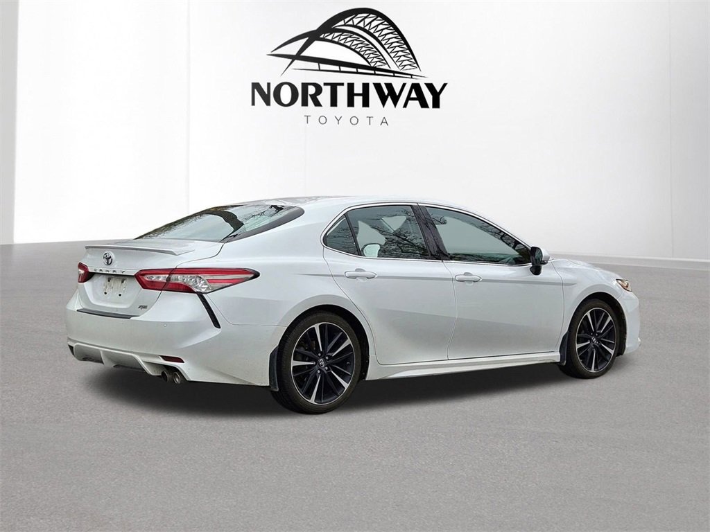 2018 Toyota Camry XSE photo 4