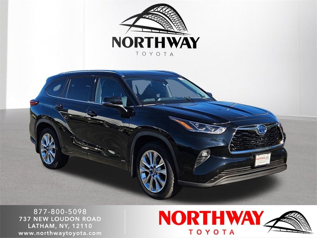 2023 Toyota Highlander Hybrid SUV 