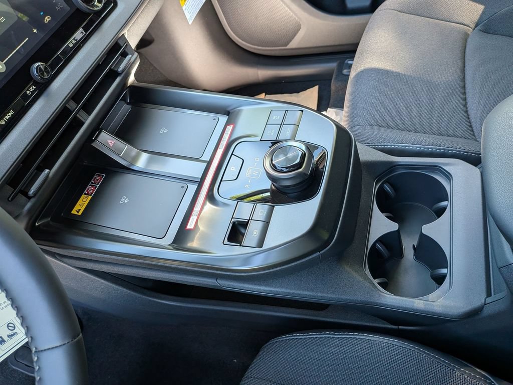 2026 Toyota C-HR SE - Photo 13