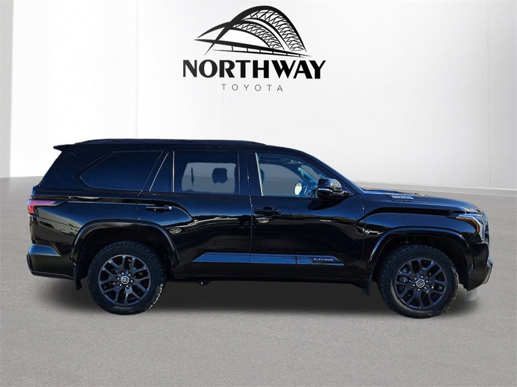 2023 Toyota Sequoia Platinum photo 2