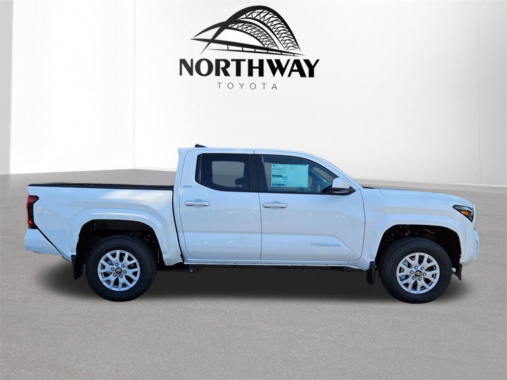 2025 Toyota Tacoma SR5 4x4 Double Cab photo 3