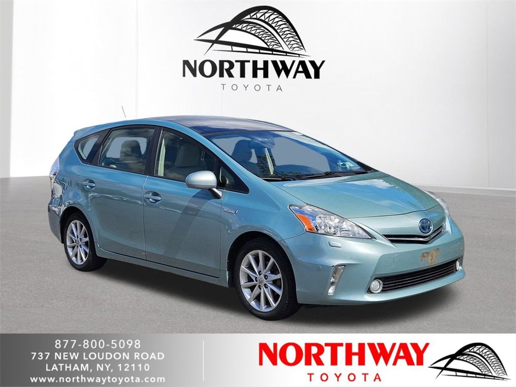 2014 Toyota Prius v Wagon 