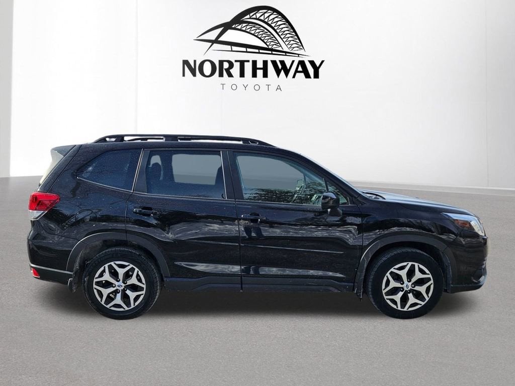 Used 2023 Subaru Forester Premium SUV