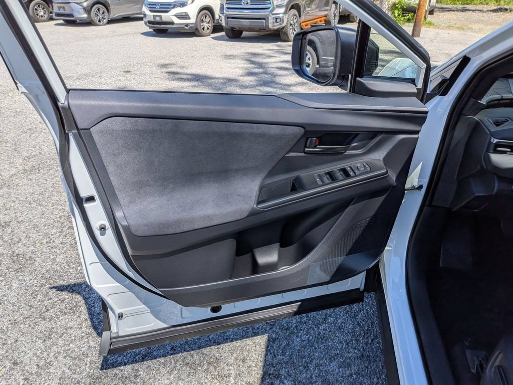 2026 Toyota C-HR SE - Photo 6