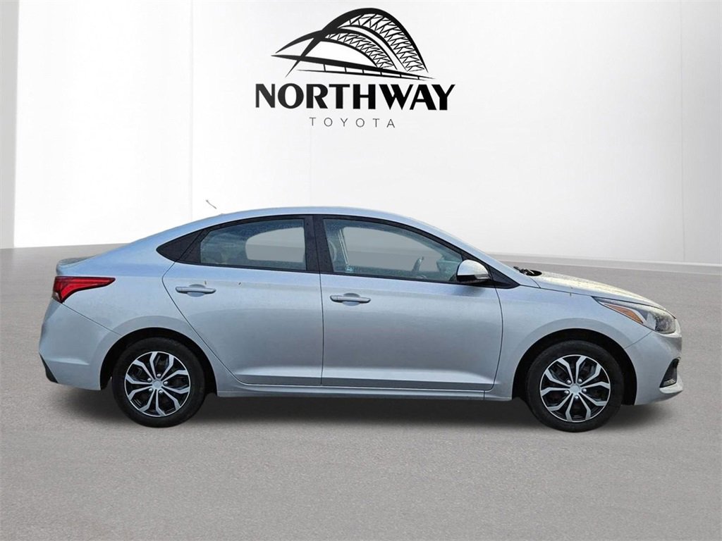 2019 Hyundai Accent SE photo 3