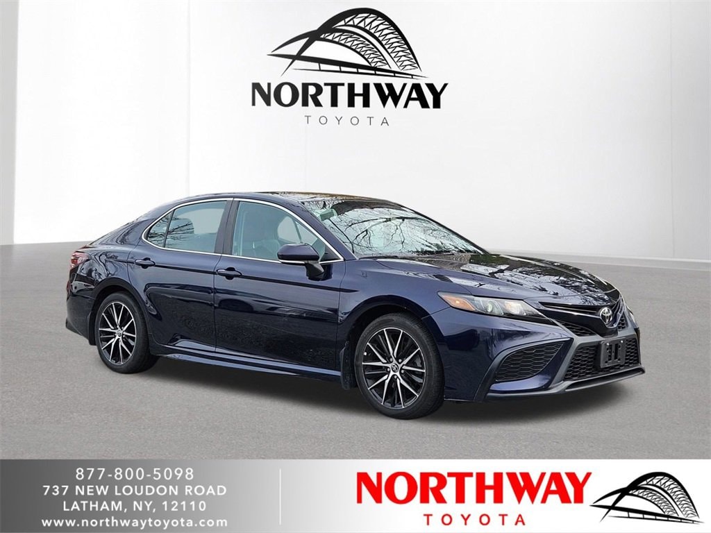 Used 2022 Toyota Camry SE Sedan