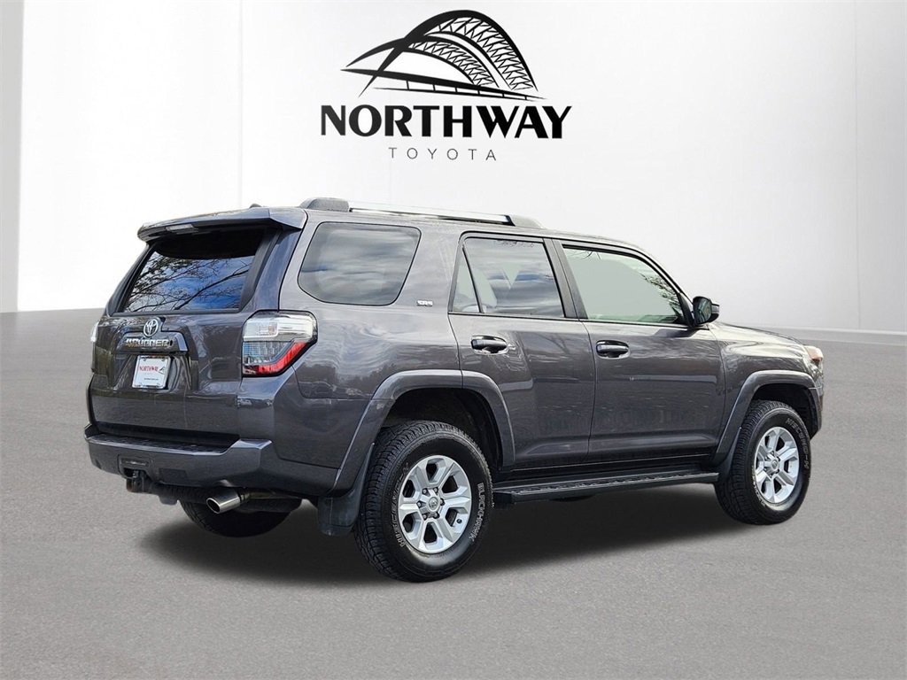 2019 Toyota 4Runner SR5 photo 3