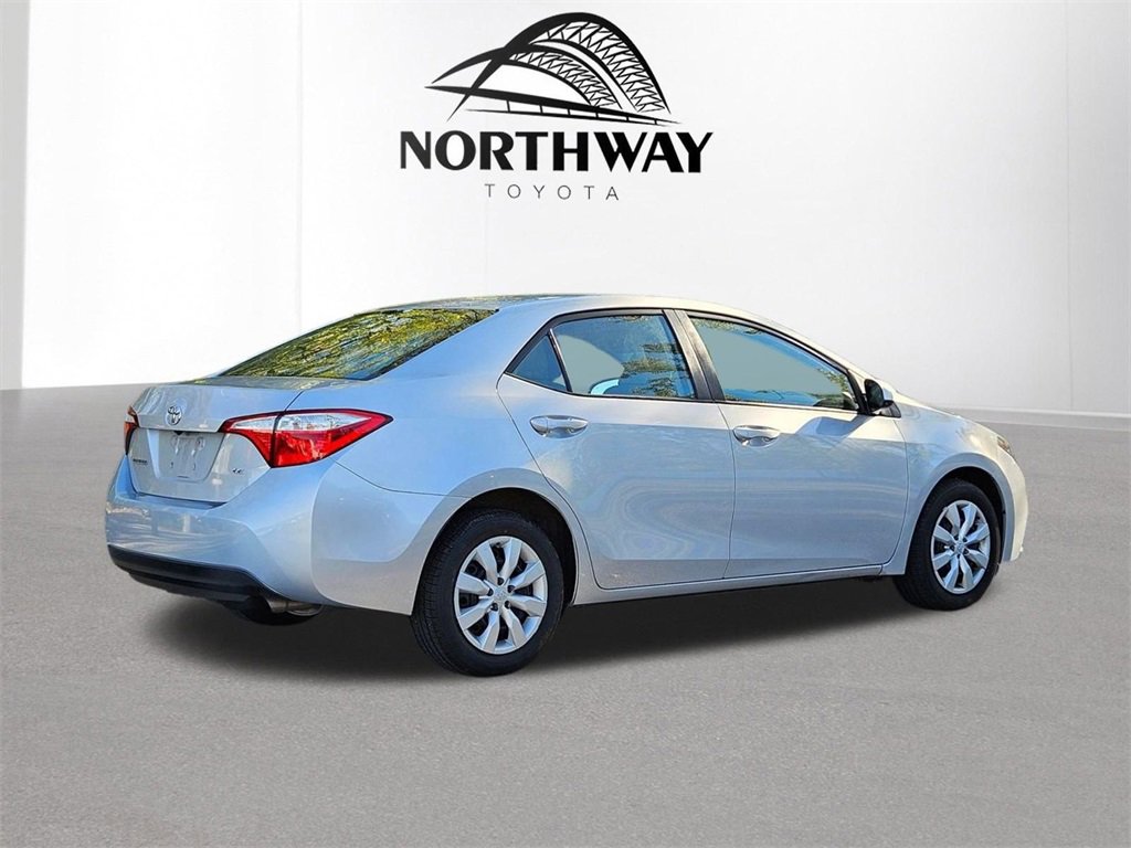 2016 Toyota Corolla LE photo 4