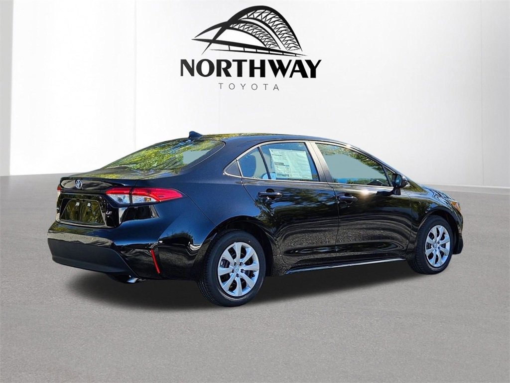 2026 Toyota Corolla LE photo 4