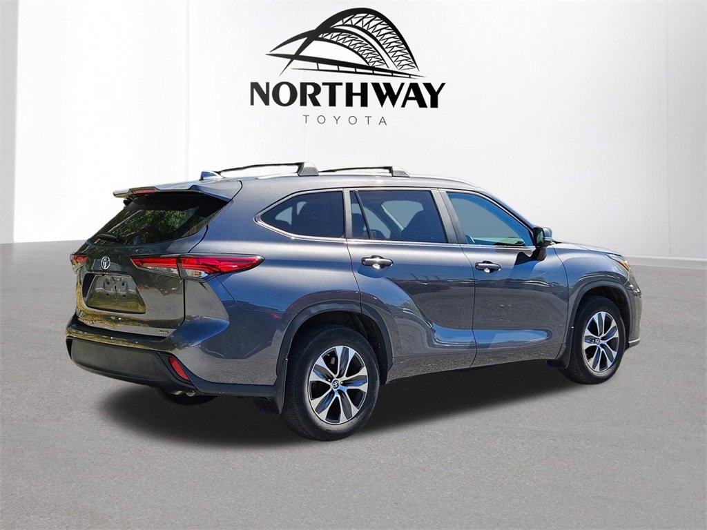 2023 Toyota Highlander XLE photo 4