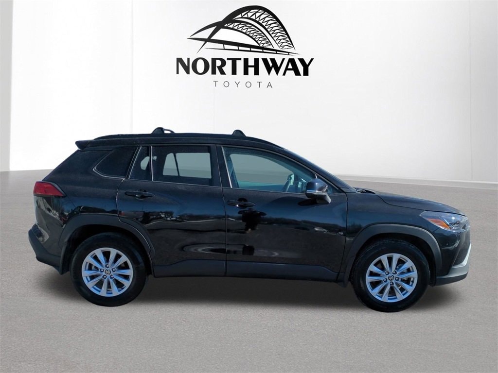 Used 2023 Toyota Corolla Cross LE SUV
