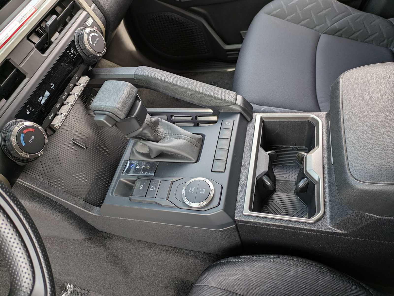 2026 Toyota Tacoma SR5 - Photo 13