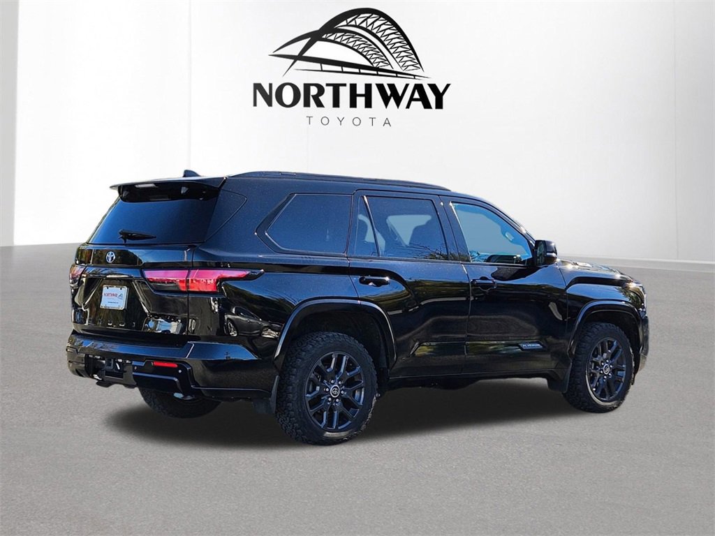 2023 Toyota Sequoia Platinum photo 3