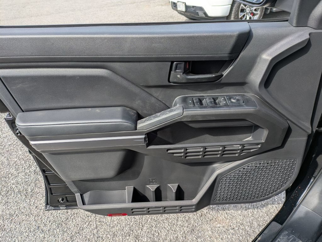 2026 Toyota Tacoma SR5 - Photo 6