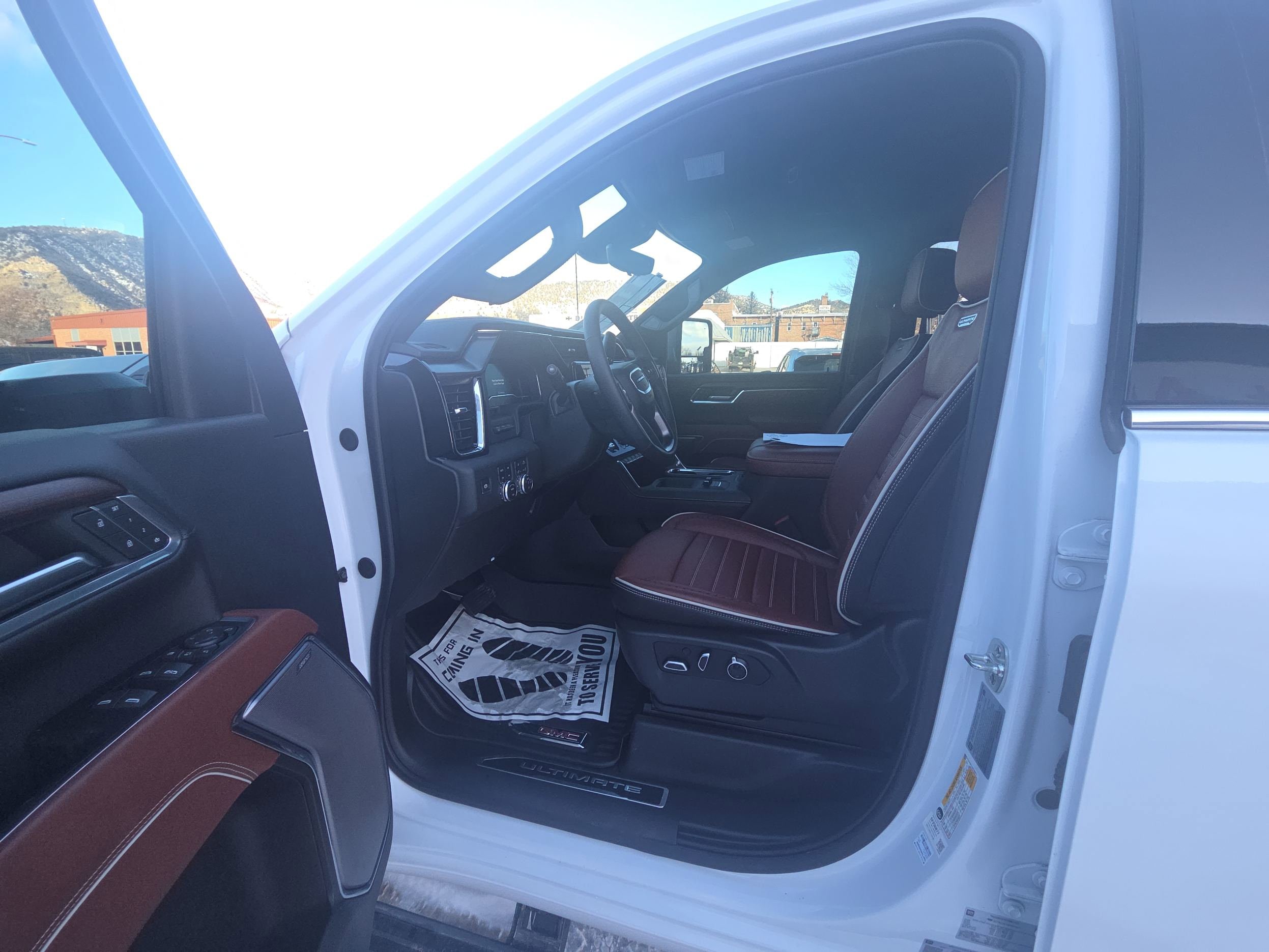 2025 GMC Sierra 3500HD Denali Ultimate - Photo 9