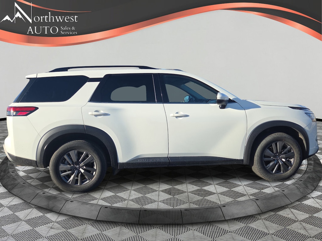 Used 2023 Nissan Pathfinder SV
