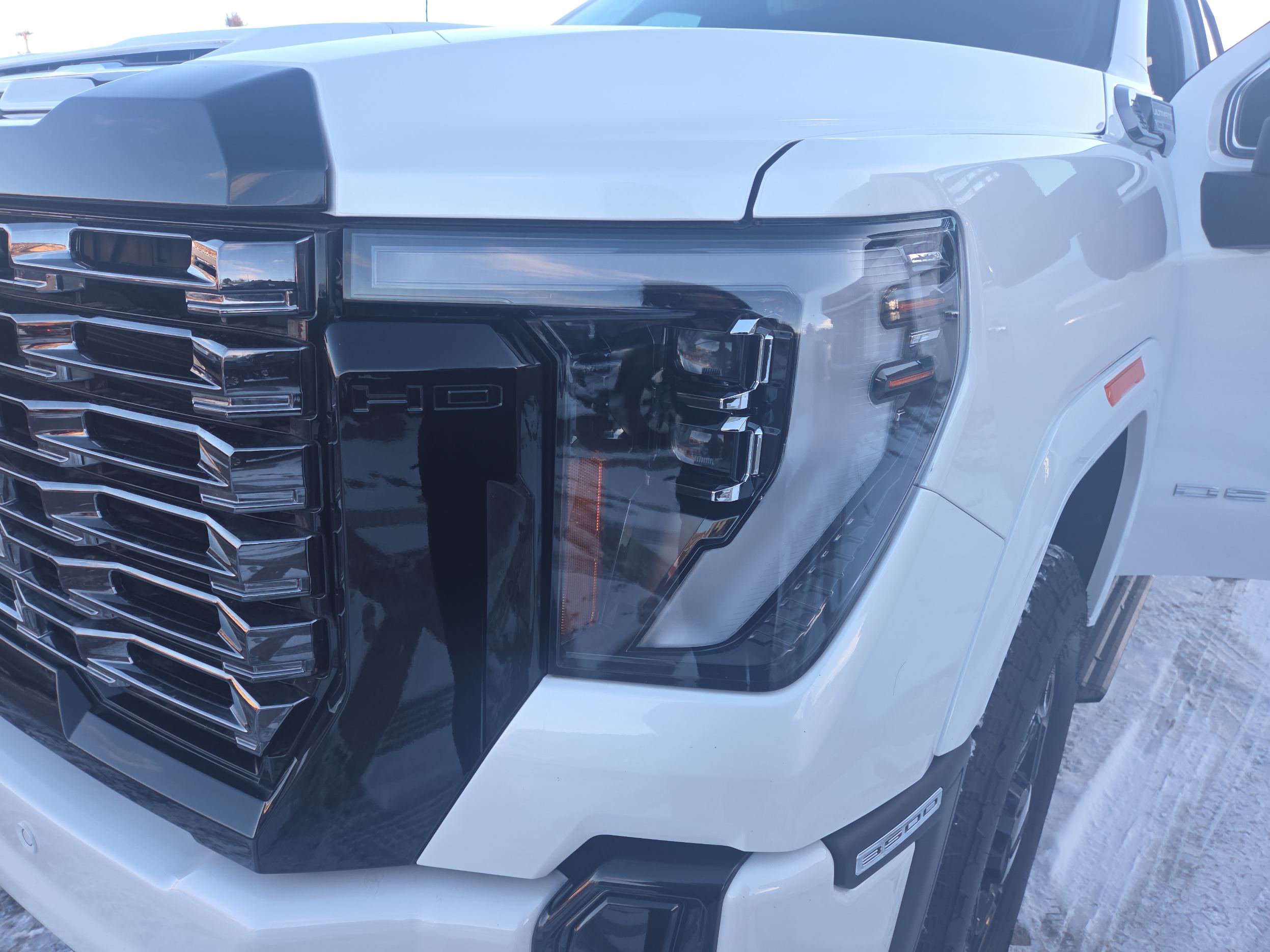 2025 GMC Sierra 3500HD Denali Ultimate - Photo 20