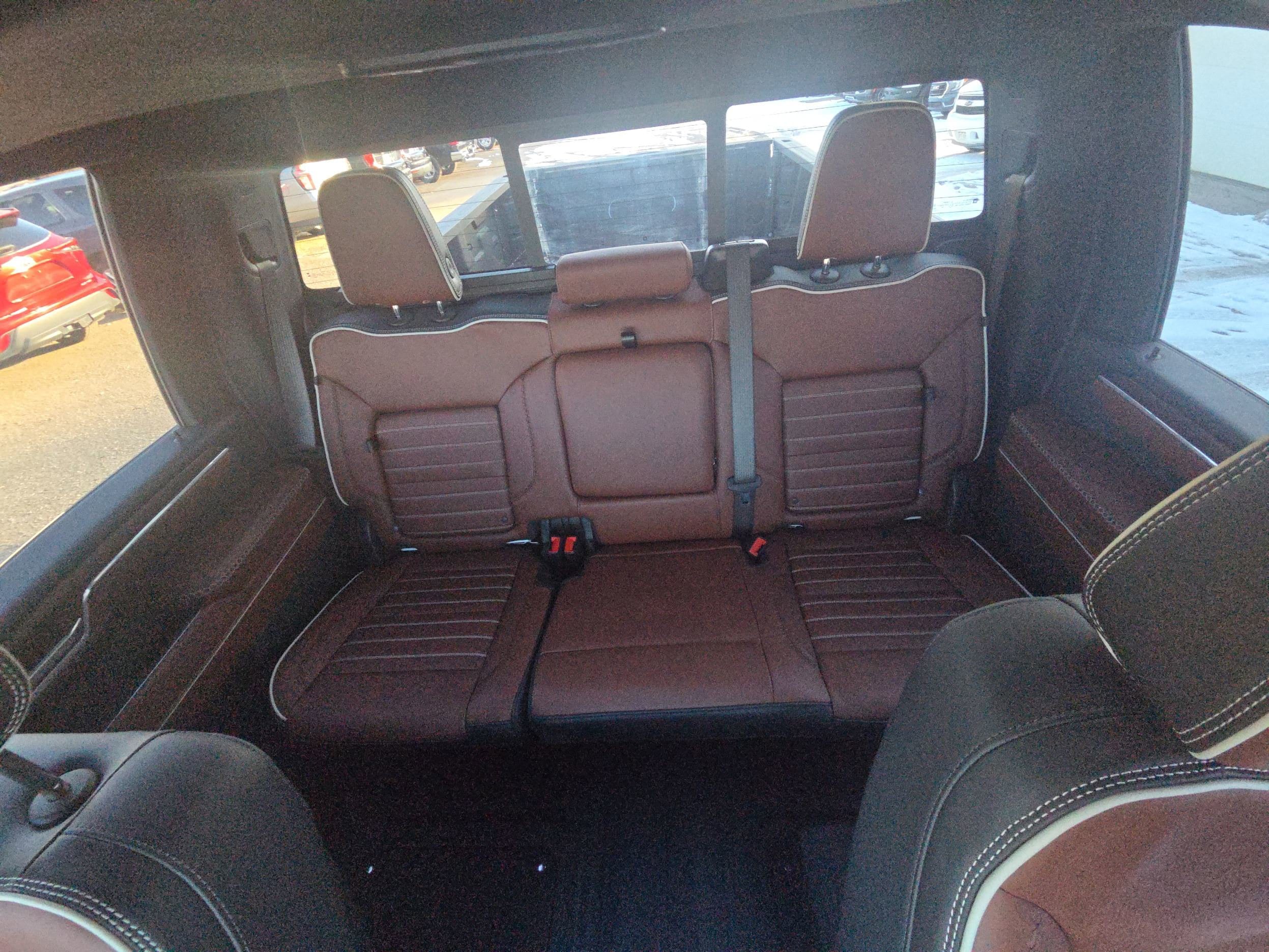 2025 GMC Sierra 3500HD Denali Ultimate - Photo 25