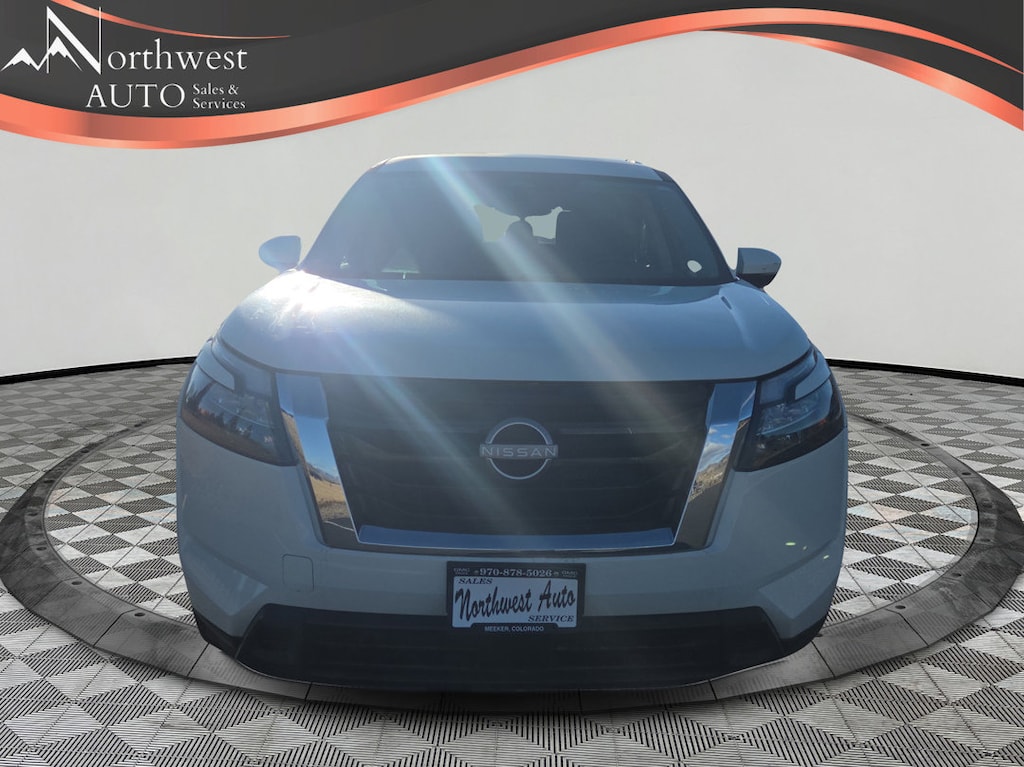 Used 2023 Nissan Pathfinder SV
