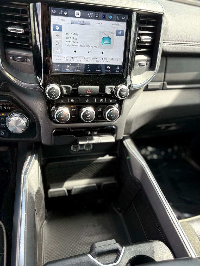 2024 RAM Ram 1500 Pickup Laramie - Photo 38