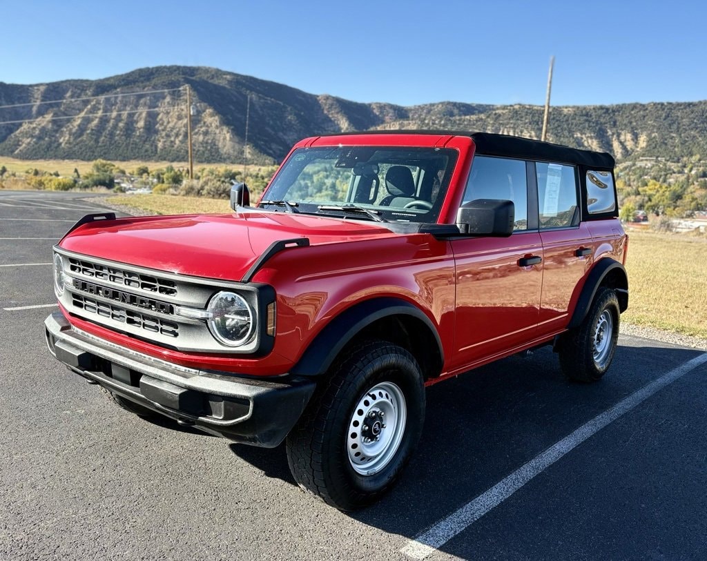 2023 Ford Bronco 4-Door Base's photo