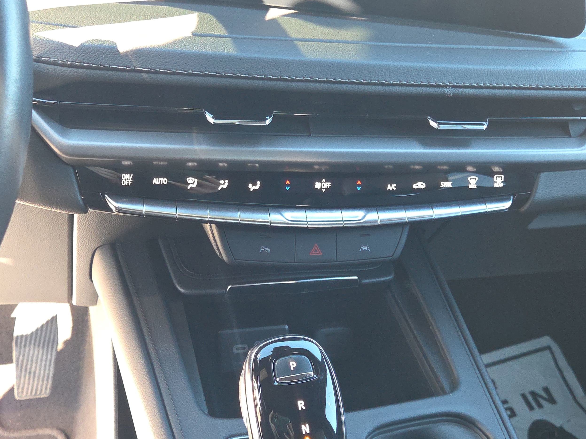 2024 Cadillac XT4 Premium Luxury - Photo 22