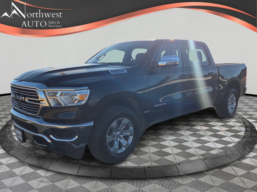 2024 RAM 1500 Laramie 4x4 Crew Cab 5'7's photo