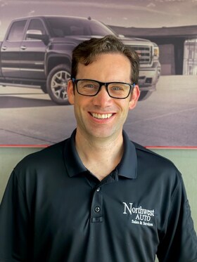 Staff member Thomas Hayden from ID_587208fcc8d2