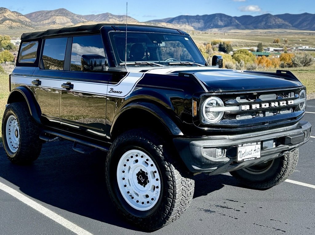 2022 Ford Bronco 4-Door Outer Banks's photo