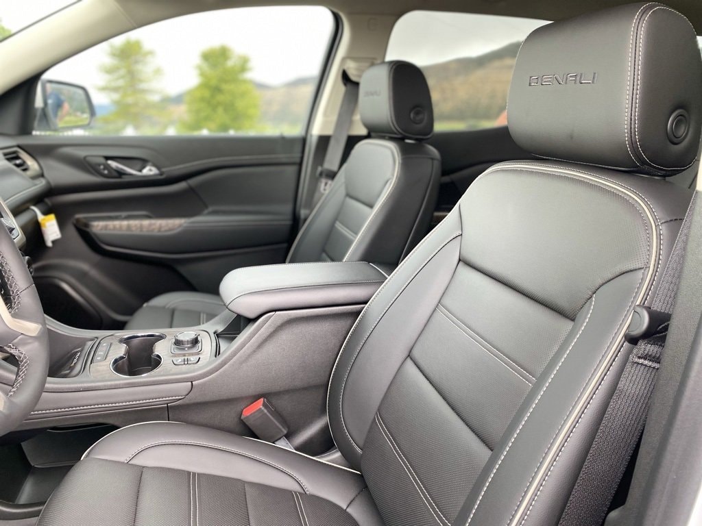 2023 GMC Acadia Denali - Photo 26