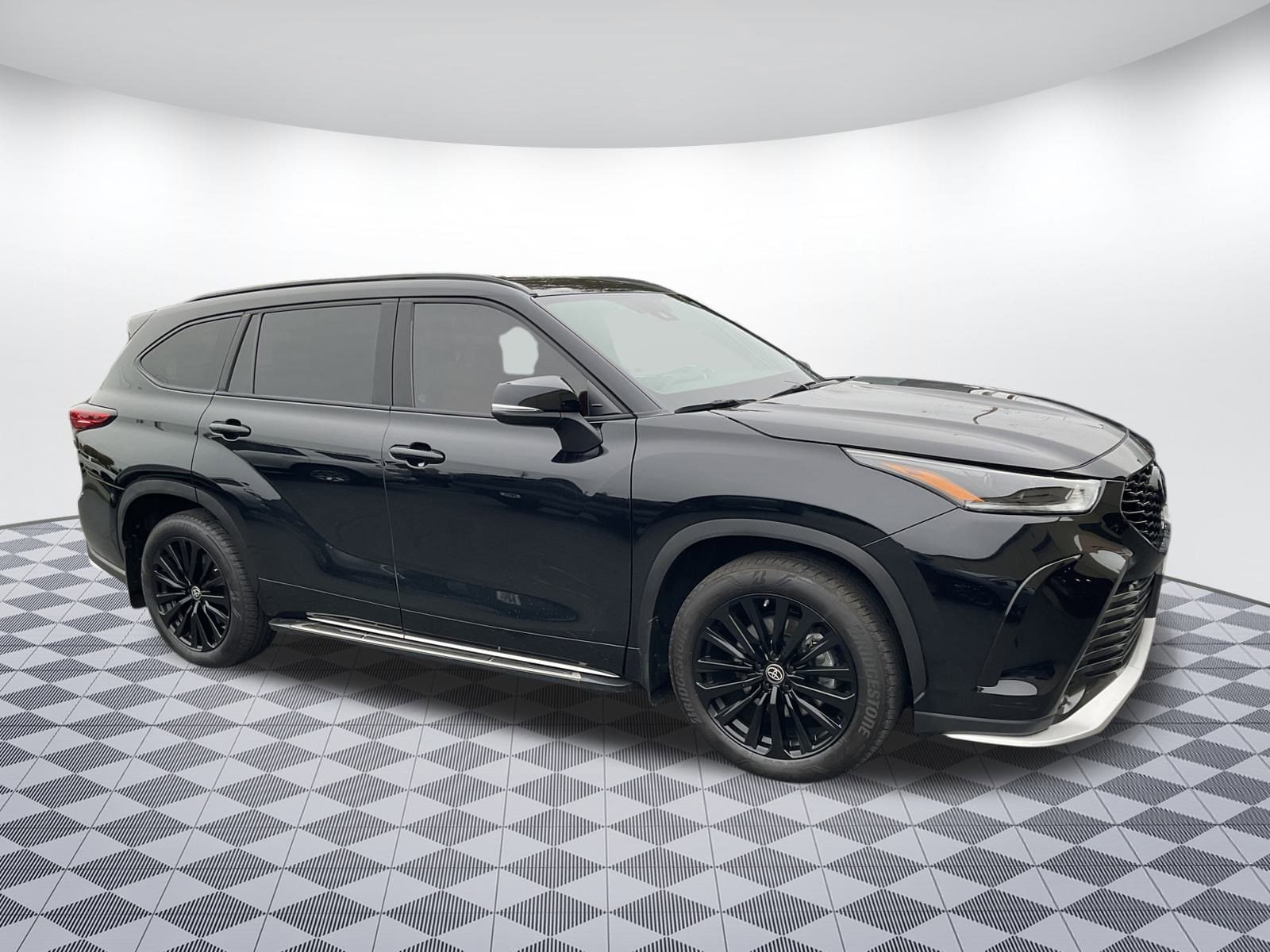 2023 Toyota Highlander XSE's photo