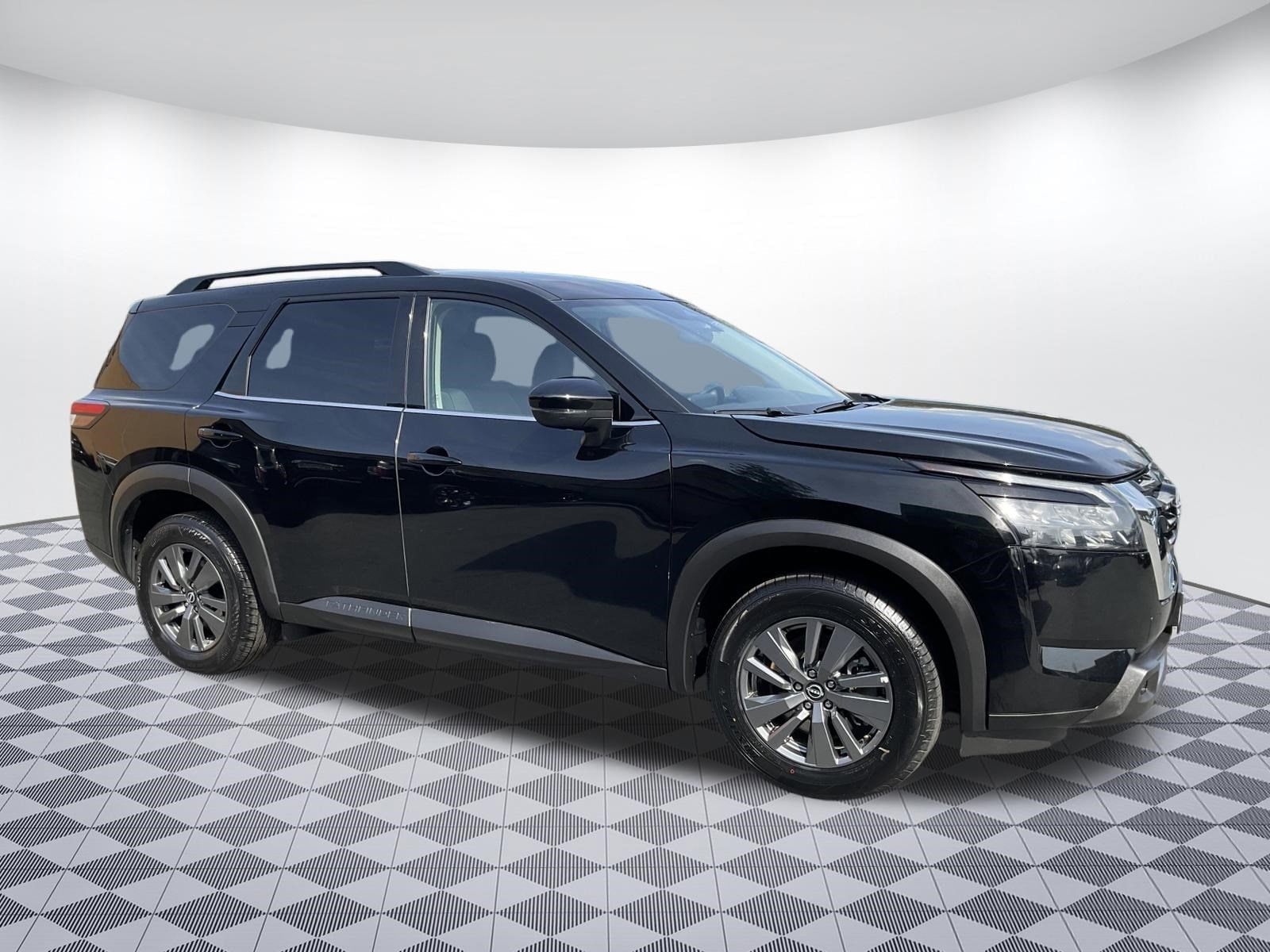 2025 Nissan Pathfinder SV 4WD's photo