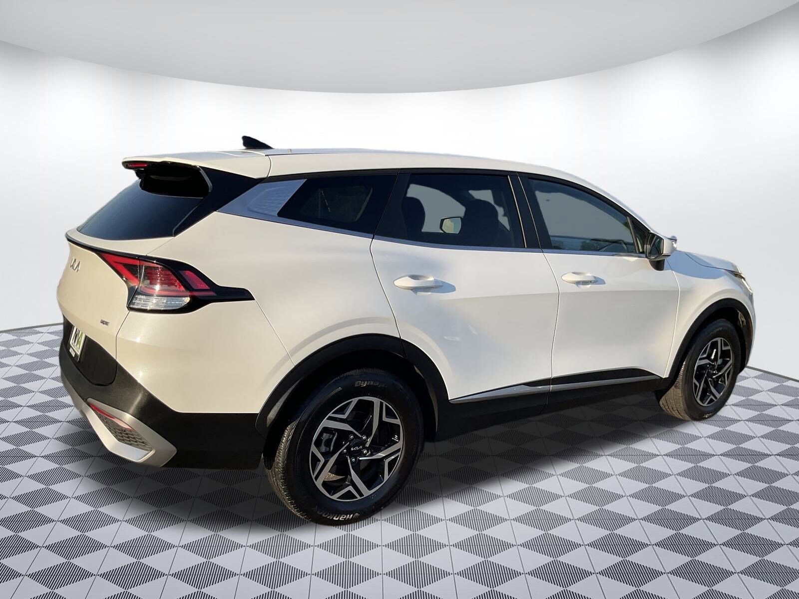 2024 Kia Sportage LX photo 2