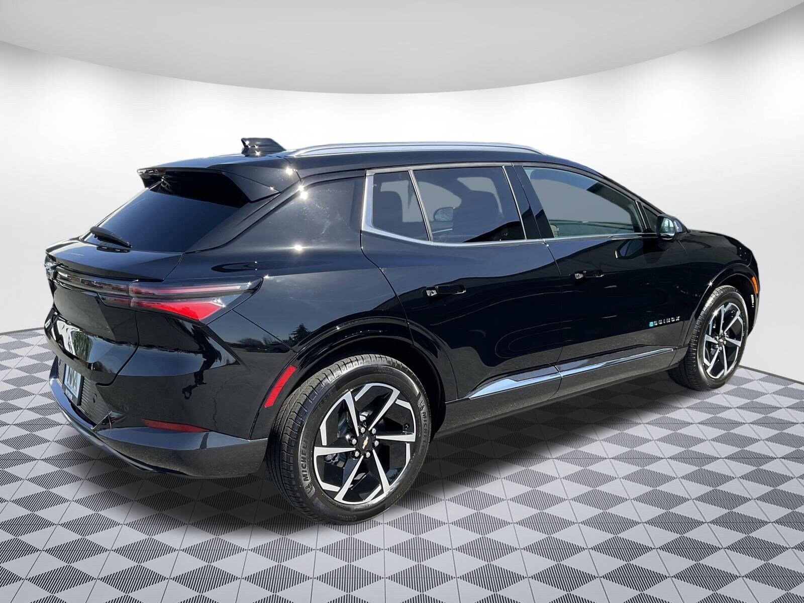 2024 Chevrolet Equinox EV 1LT photo 3