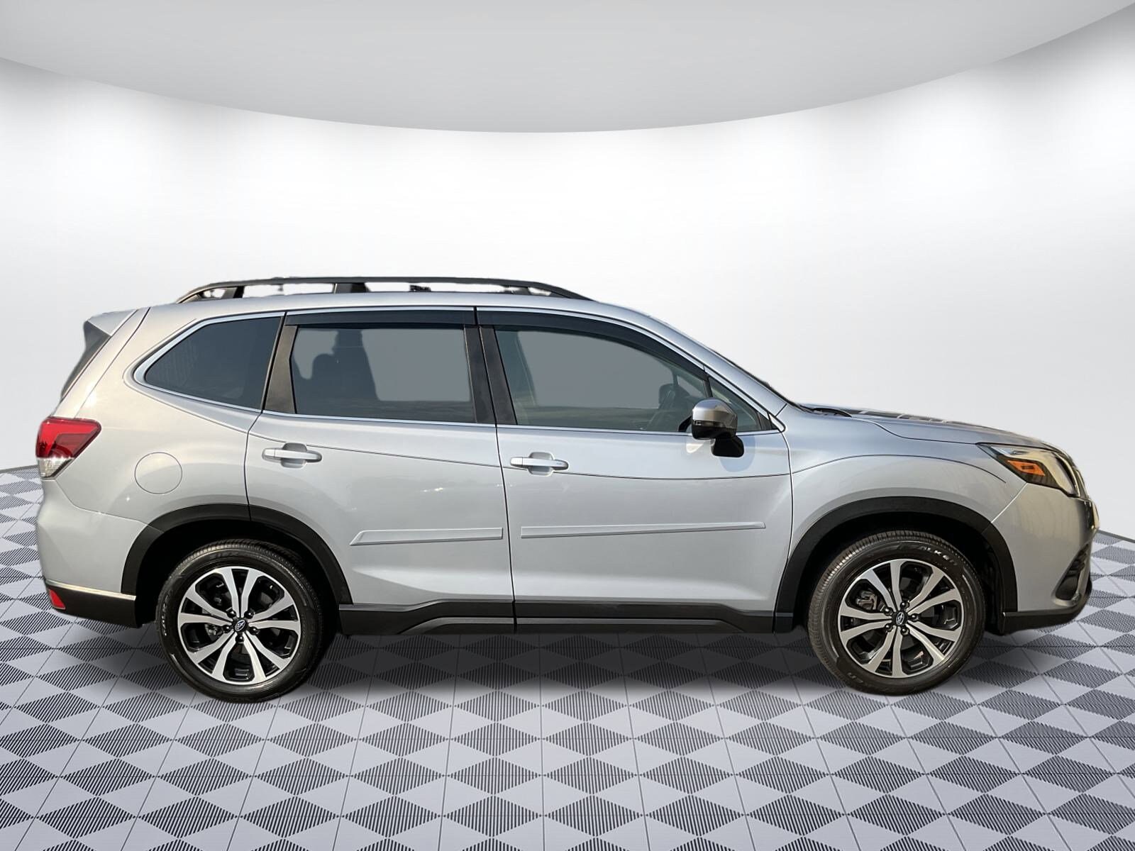 2022 Subaru Forester Limited photo 2