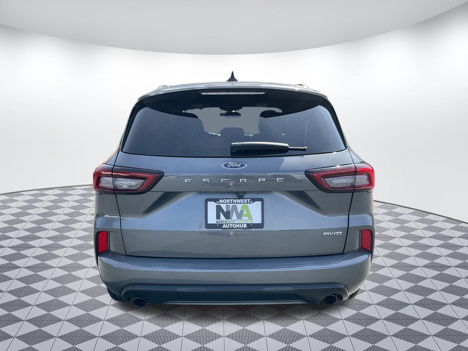 2024 Ford Escape ST-Line photo 4