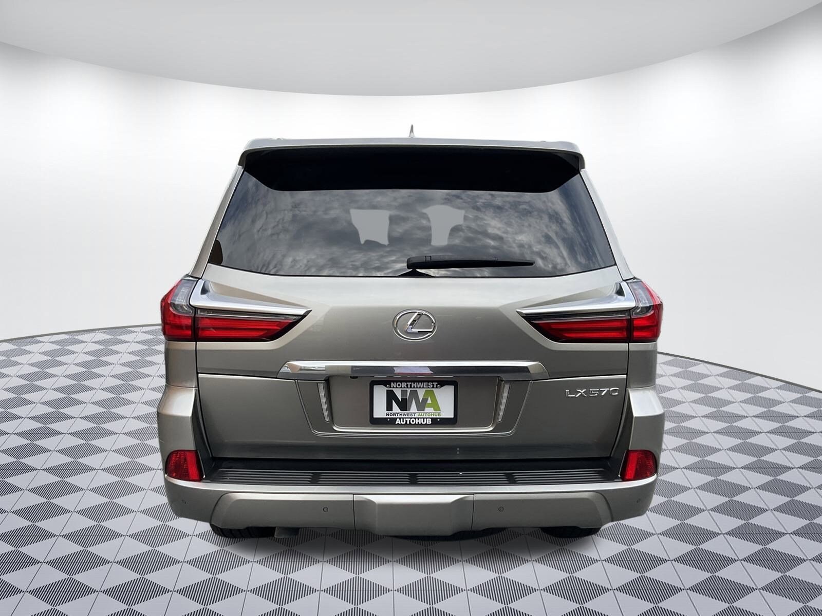 2020 Lexus LX 570 photo 4