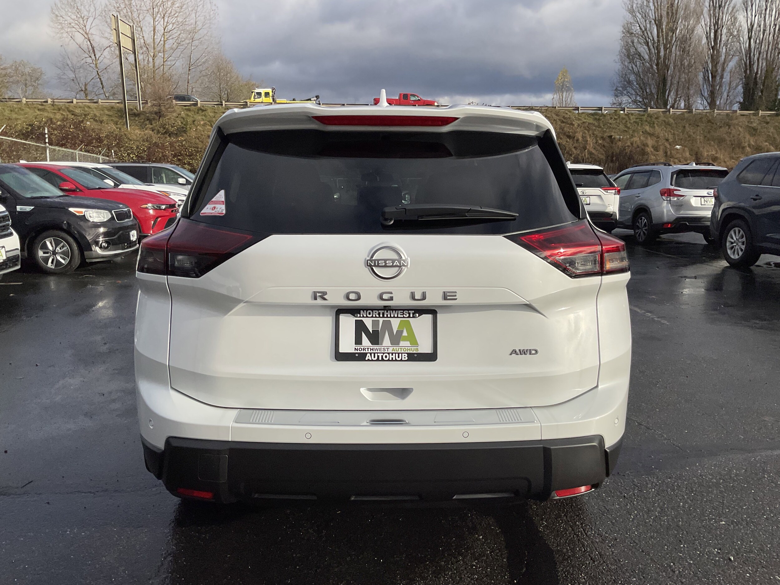 2026 Nissan Rogue SV photo 4