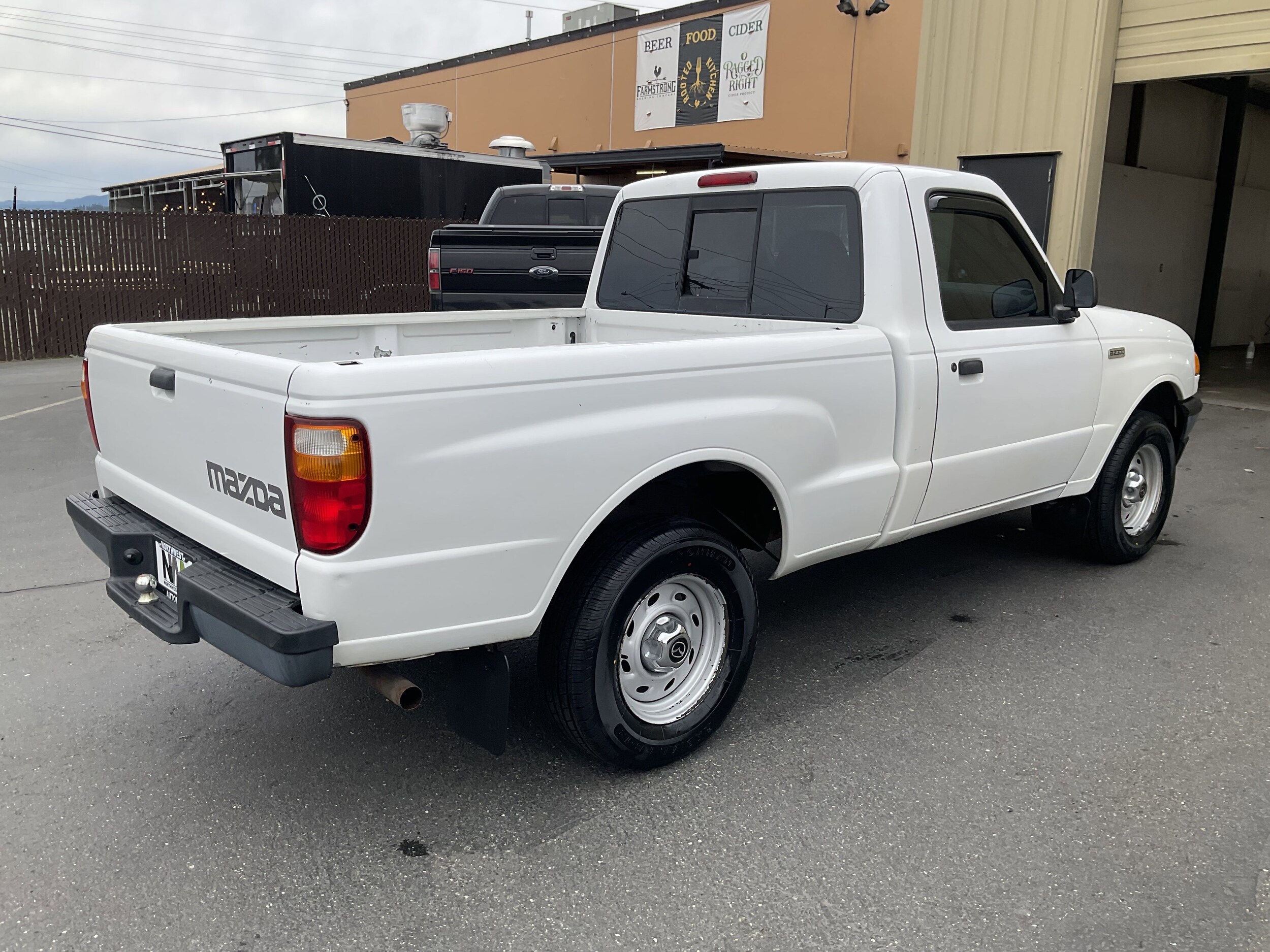 2003 Mazda B-Series SX photo 3
