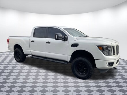 2019 Nissan Titan XD SL Truck Crew Cab