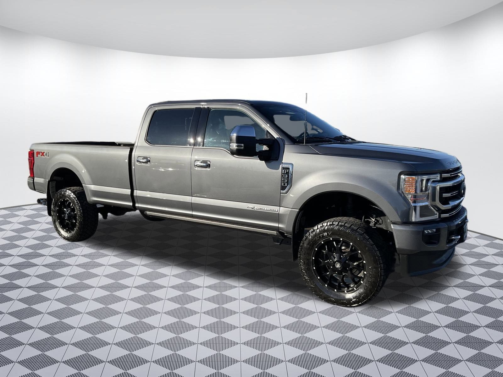 2022 Ford F-350 Super Duty Platinum's photo