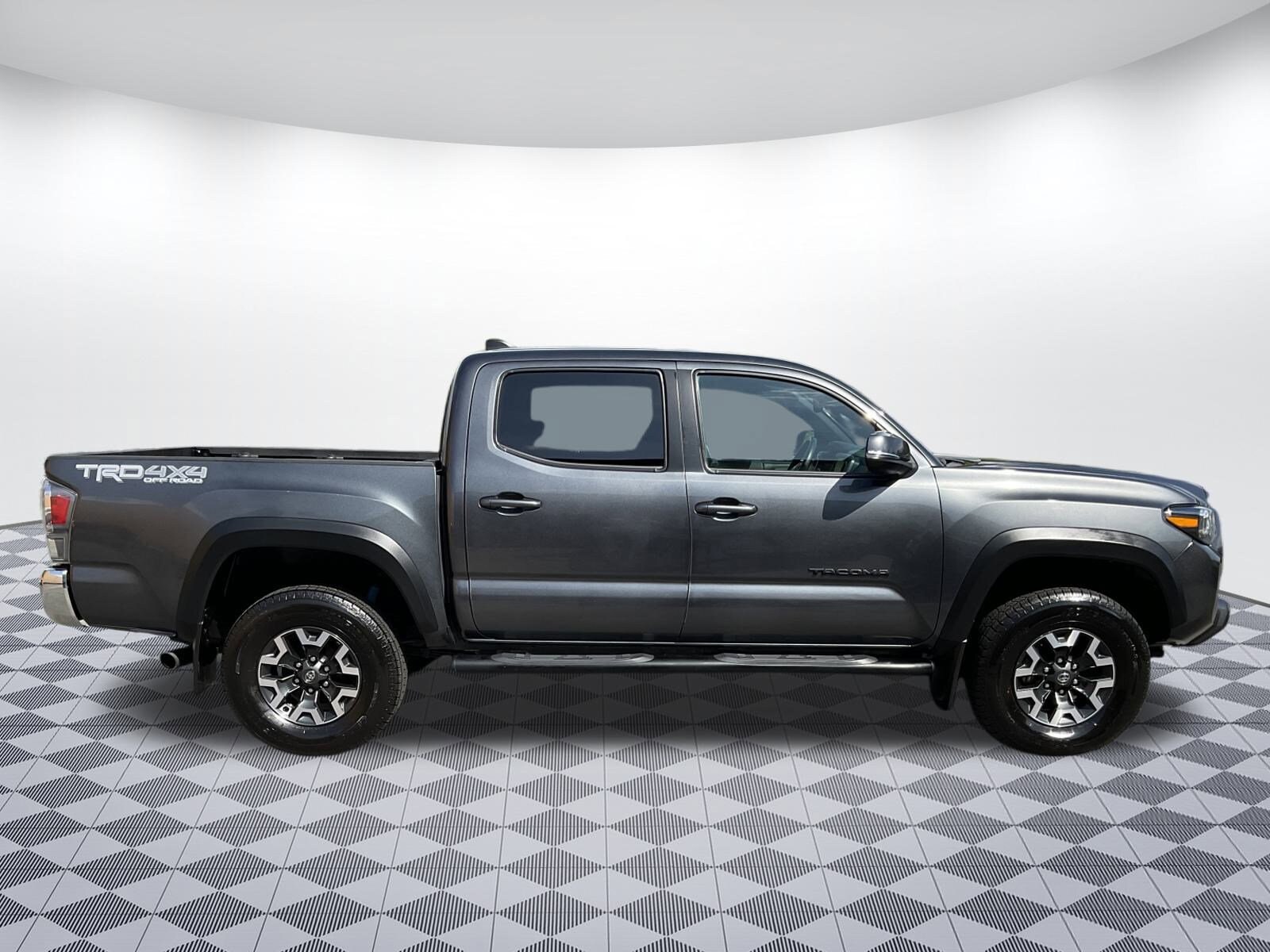 2023 Toyota Tacoma TRD photo 2