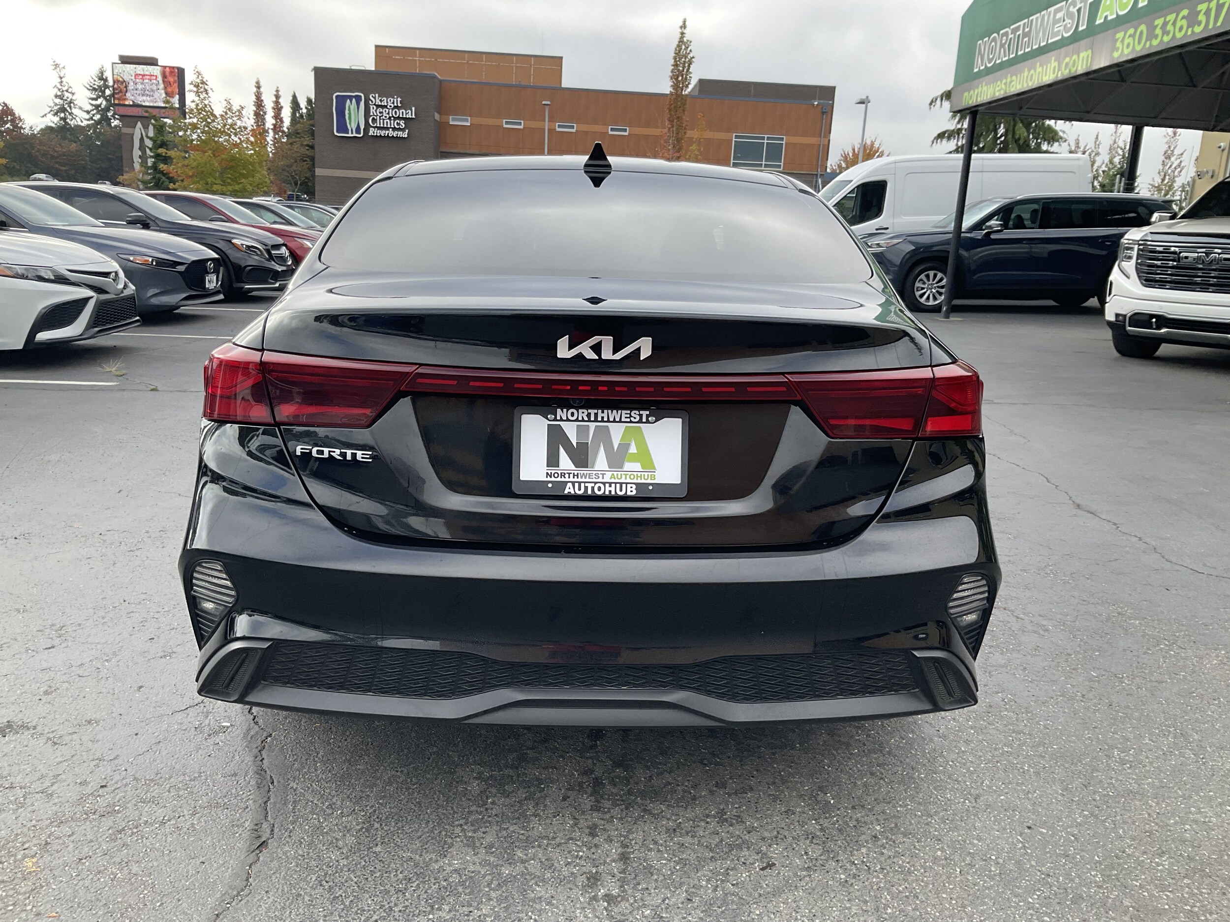 2023 Kia Forte LXS photo 2