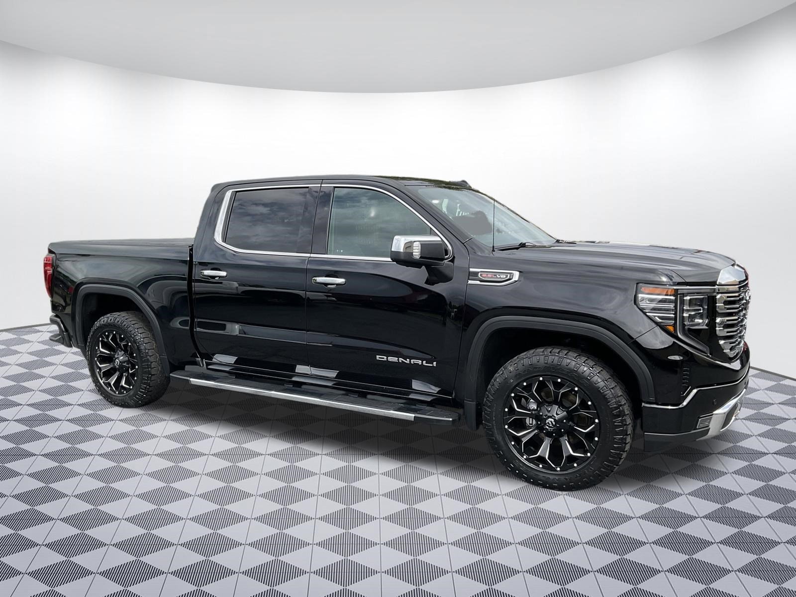 2023 GMC Sierra Denali 4WD Crew Cab Short Box's photo