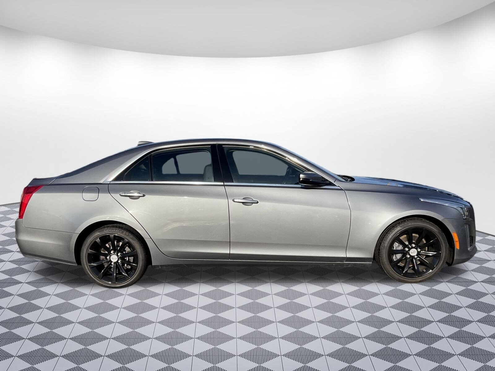 2018 Cadillac CTS Luxury photo 2