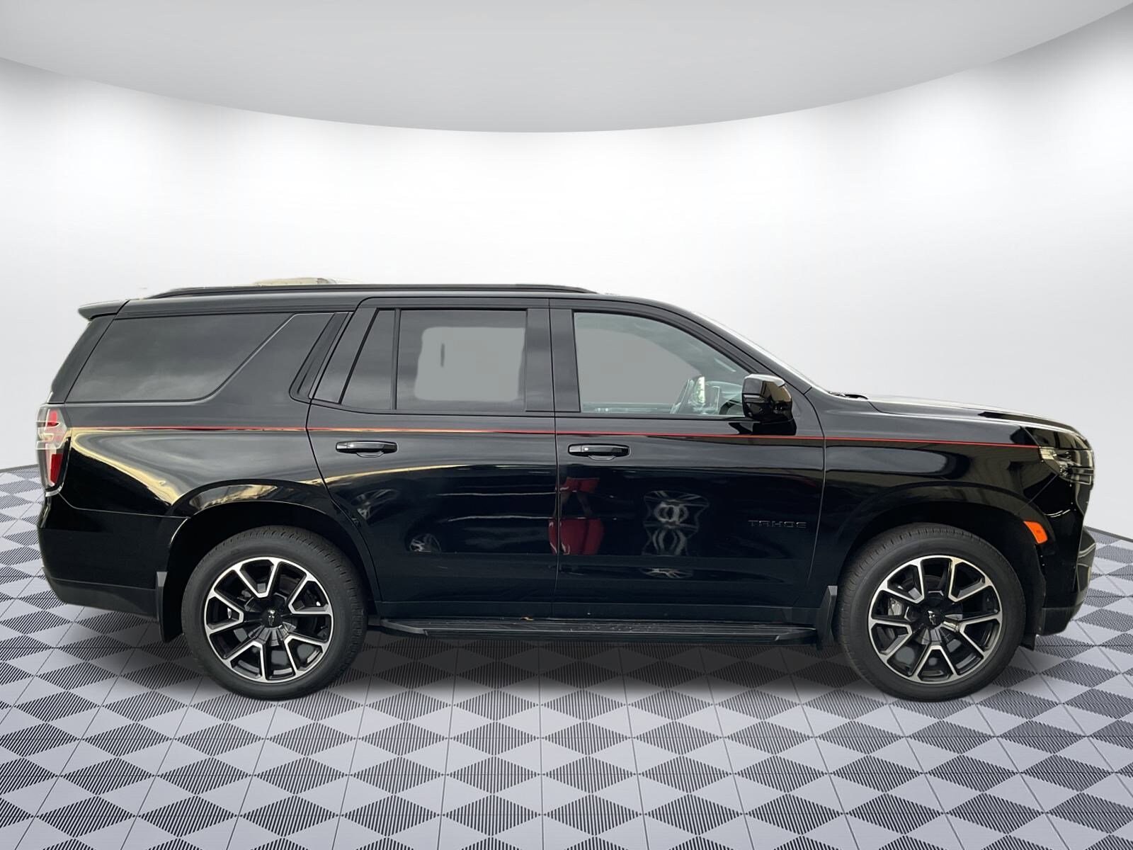 2021 Chevrolet Tahoe RST photo 2