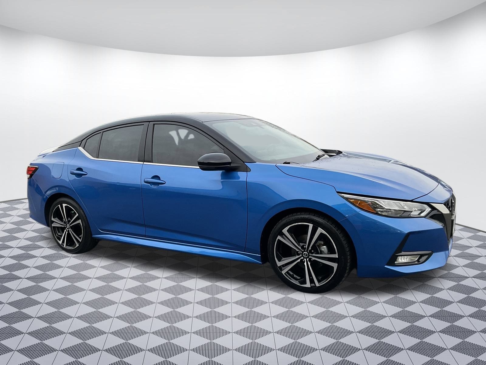 2022 Nissan Sentra SR's photo