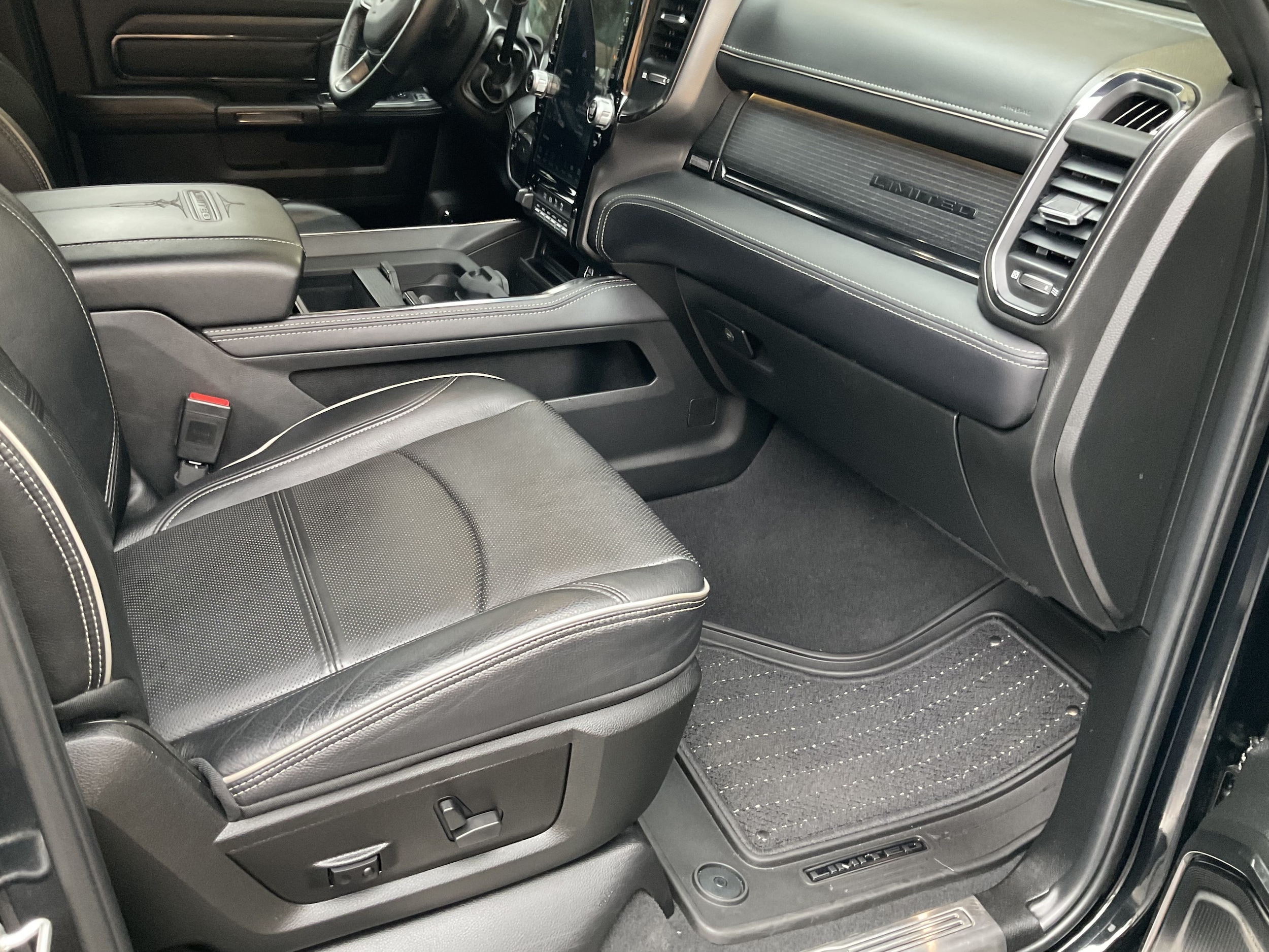 2024 RAM Ram 2500 Pickup Laramie Limited - Photo 28