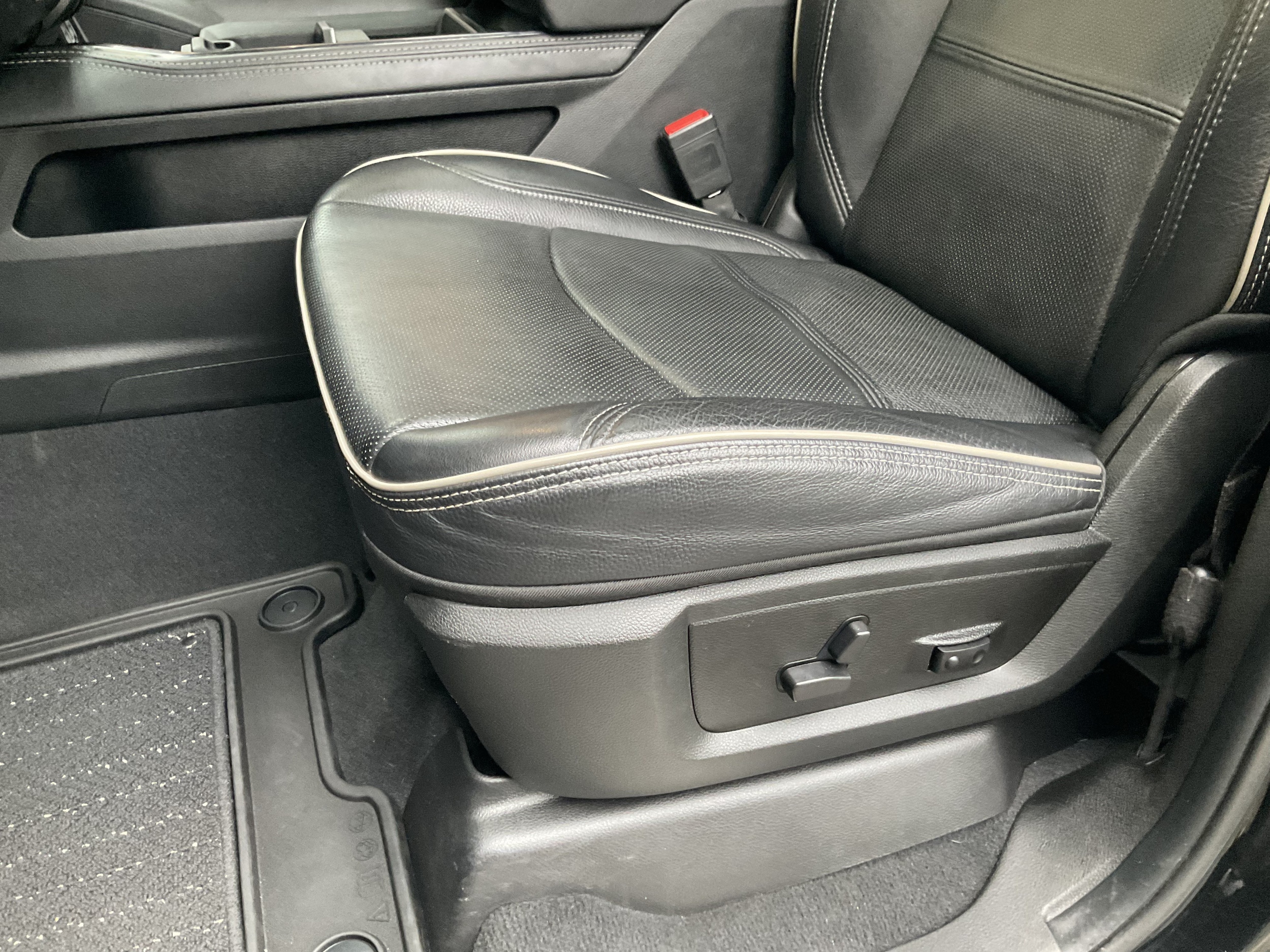 2024 RAM Ram 2500 Pickup Laramie Limited - Photo 33