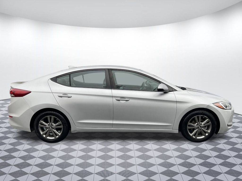 Used 2017 Hyundai Elantra SE Sedan
